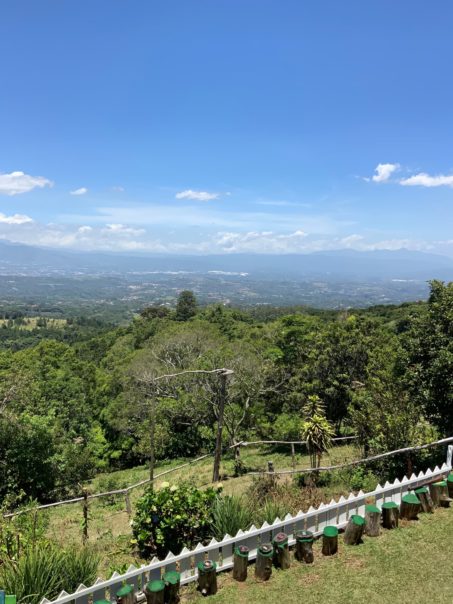 T-POA-003 Cabaña de montaña en Poás de Alajuela con vista panorámica y negocio Airbnb en operación — photo 3